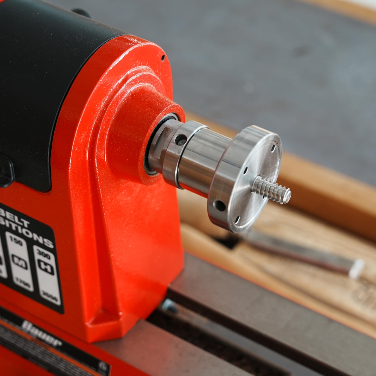 1"x8TPI Female to 1-1/4"x8TPI Male Thread Adaptor for Woodworking Lathe Headstock Spindle Woodturning. Fitted with jackscrews for safety reverse turning.
