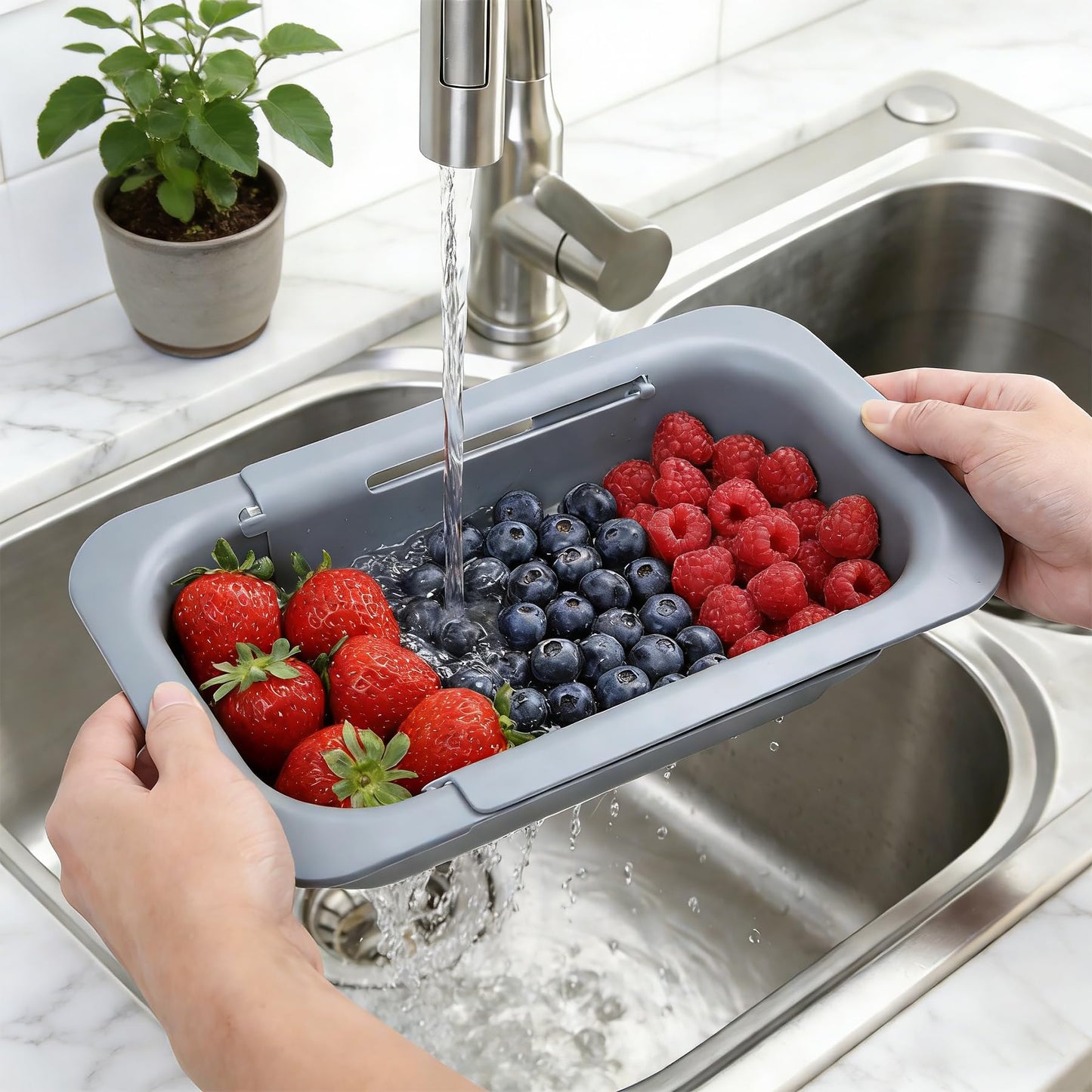 Extendable Colander Strainer Basket, Over the Sink Colander and Strainer for Kitchen, Wash Vegetables and Fruits, Drain Pasta and Dry Dishes, Adjustable Colander from 13.5In to 18.7In, Gray