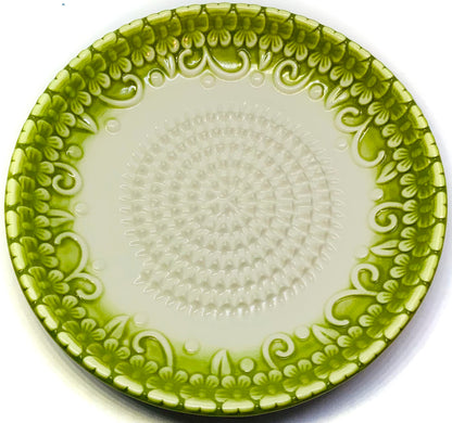 BonCera, All-in-one Premium Ceramic Garlic Grater Plate 4-Piece Set - Green Embossed Design and Style - For Garlic, Ginger, Chocolate, and more! - Comes with 5.25" Plate, Peeler, Brush, and Stand