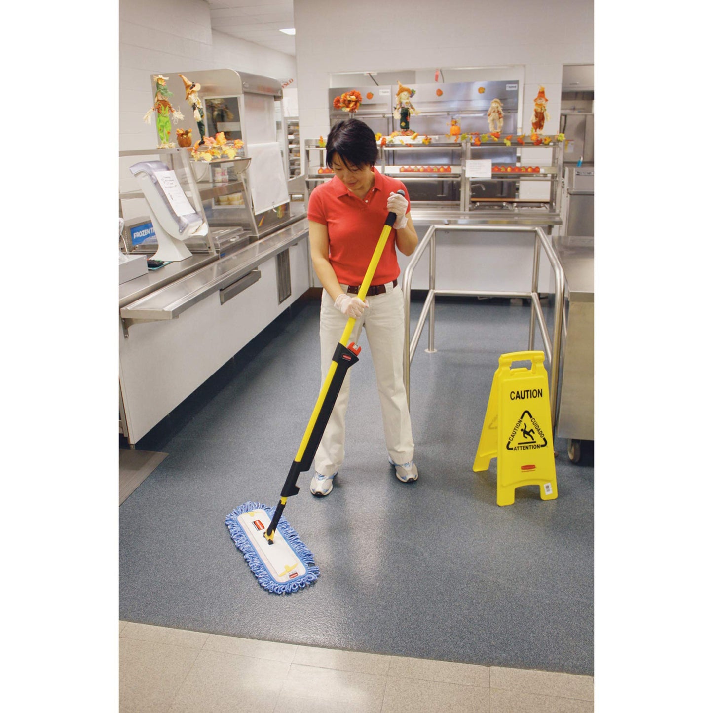 Rubbermaid Commercial Products HYGEN Pulse Single Sided Microfiber Spray Mop Kit for Hardwood/Tile/Laminated Floors Yellow Perfect for Kitchen/Lobby/Bathroom Cleaning