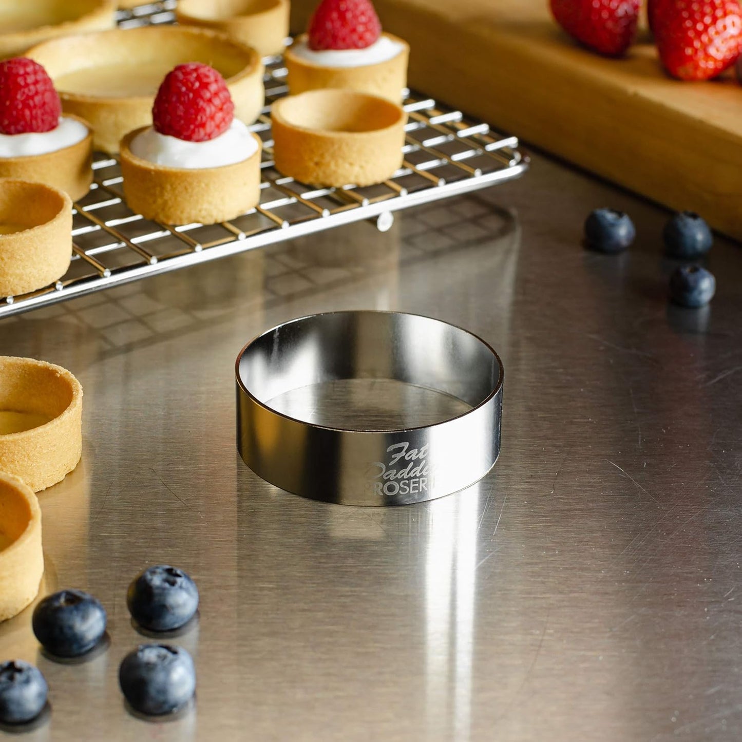 Fat Daddio's Stainless Steel Round Cake & Pastry Ring - 2.75 inch x 0.75 inch