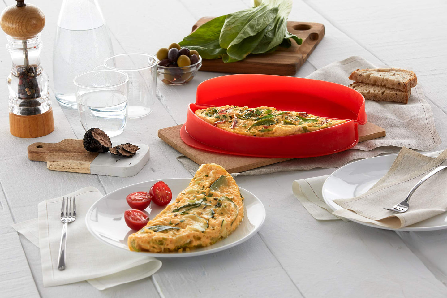 Lékué Microwave Omelette Maker | Red | 100% Platinum Silicone Easy Steam Egg Omelette Cooker | Dishwasher, Freezer-Safe, Heat-Resistant Case | Recipes Included