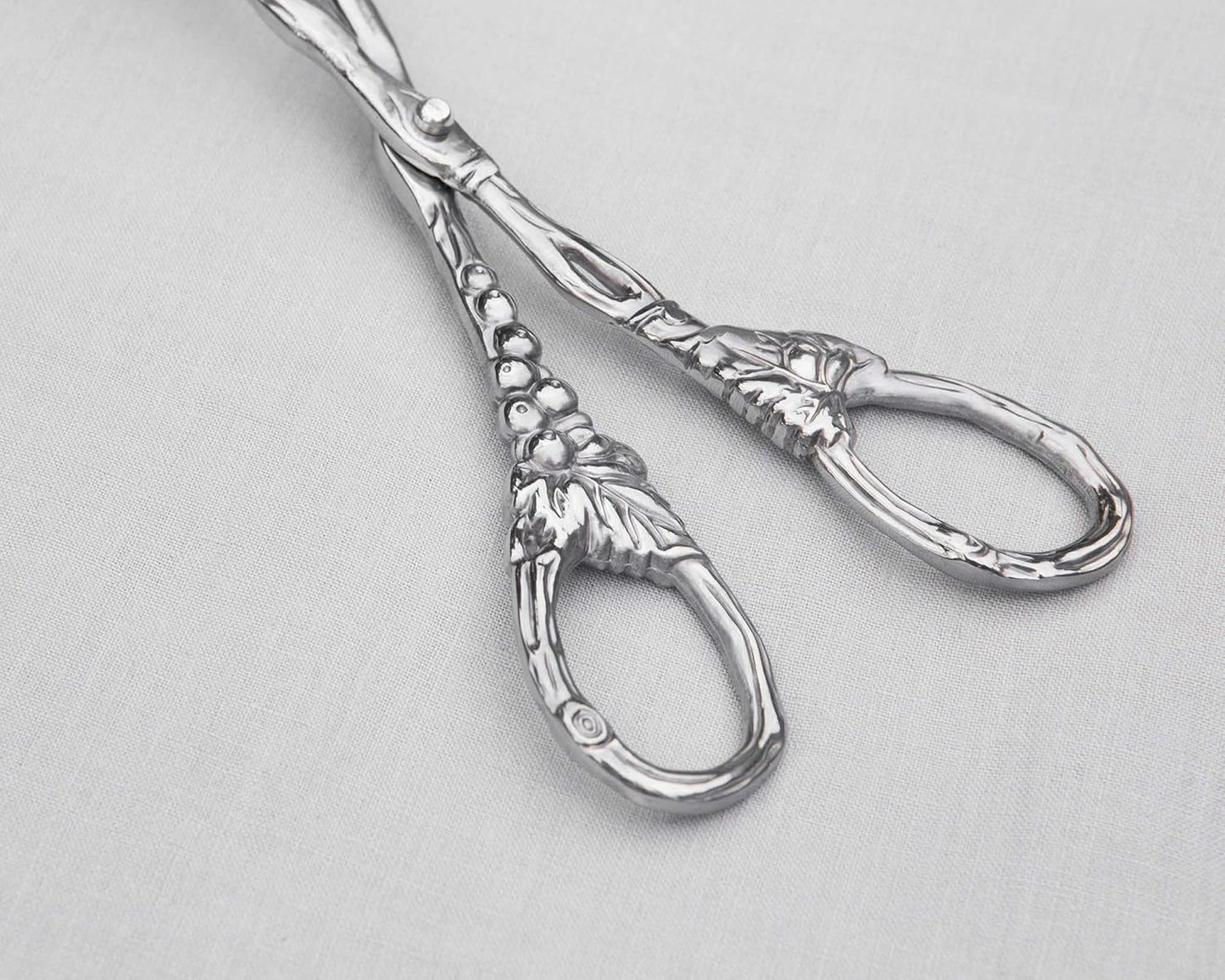 Arthur Court Designs Grape Pattern Heavy Duty Aluminum Serving Tongs, 10.5 inch Long, Polished Salad Servers