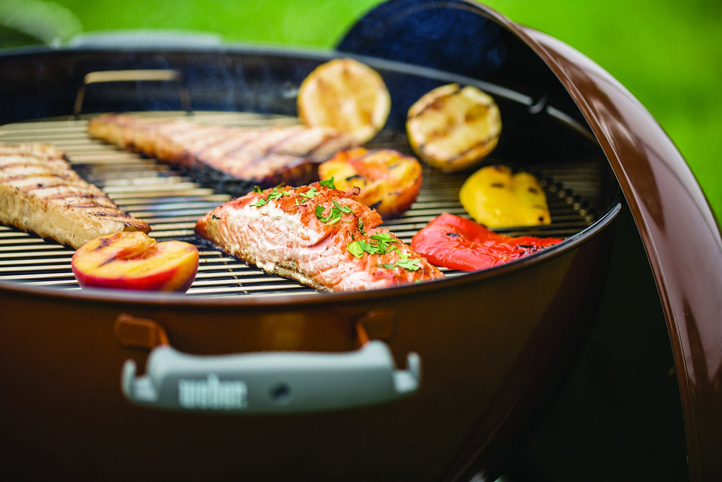 Weber Original Kettle Premium Charcoal Grill, 22-Inch, Copper – Outdoor BBQ Grill with Built‑In Thermometer, Heat Control Dampers & One‑Touch™ Cleaning System