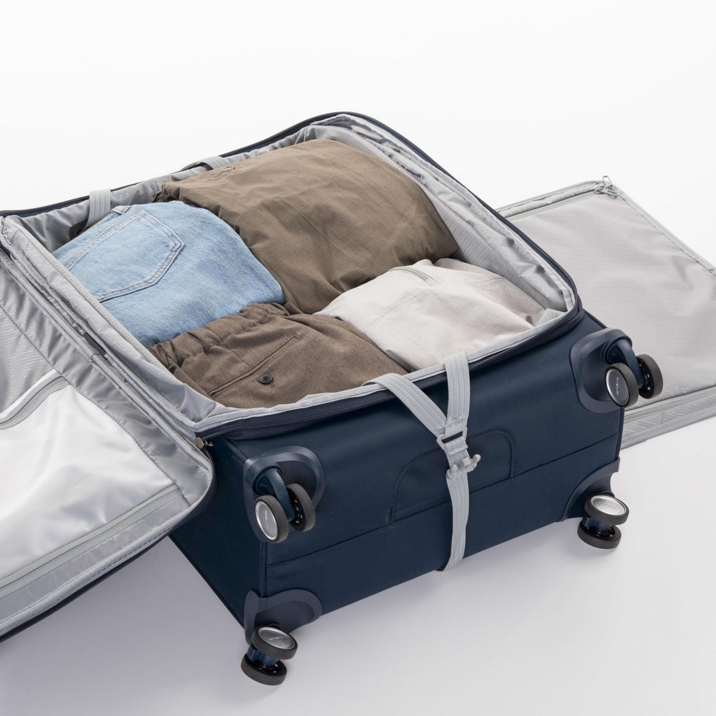 Samsonite Elevation Plus 30-Inch Large Checked Luggage - Expandable Softside Spinner Suitcase - Midnight Blue