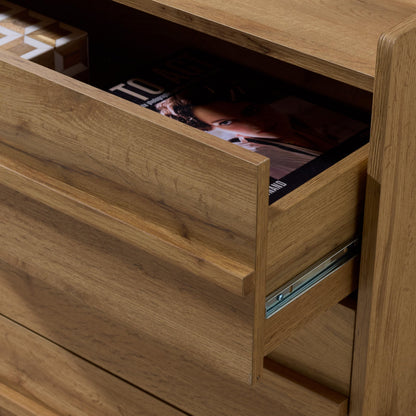 SAFAVIEH Furniture - Mishi 3-Drawer Chest - Oak Wood-Look Dresser with Storage, Modern Bedroom & Guest Room Storage Cabinet, 32" W x 18.3" D x 31.5" H (CHS3101A)