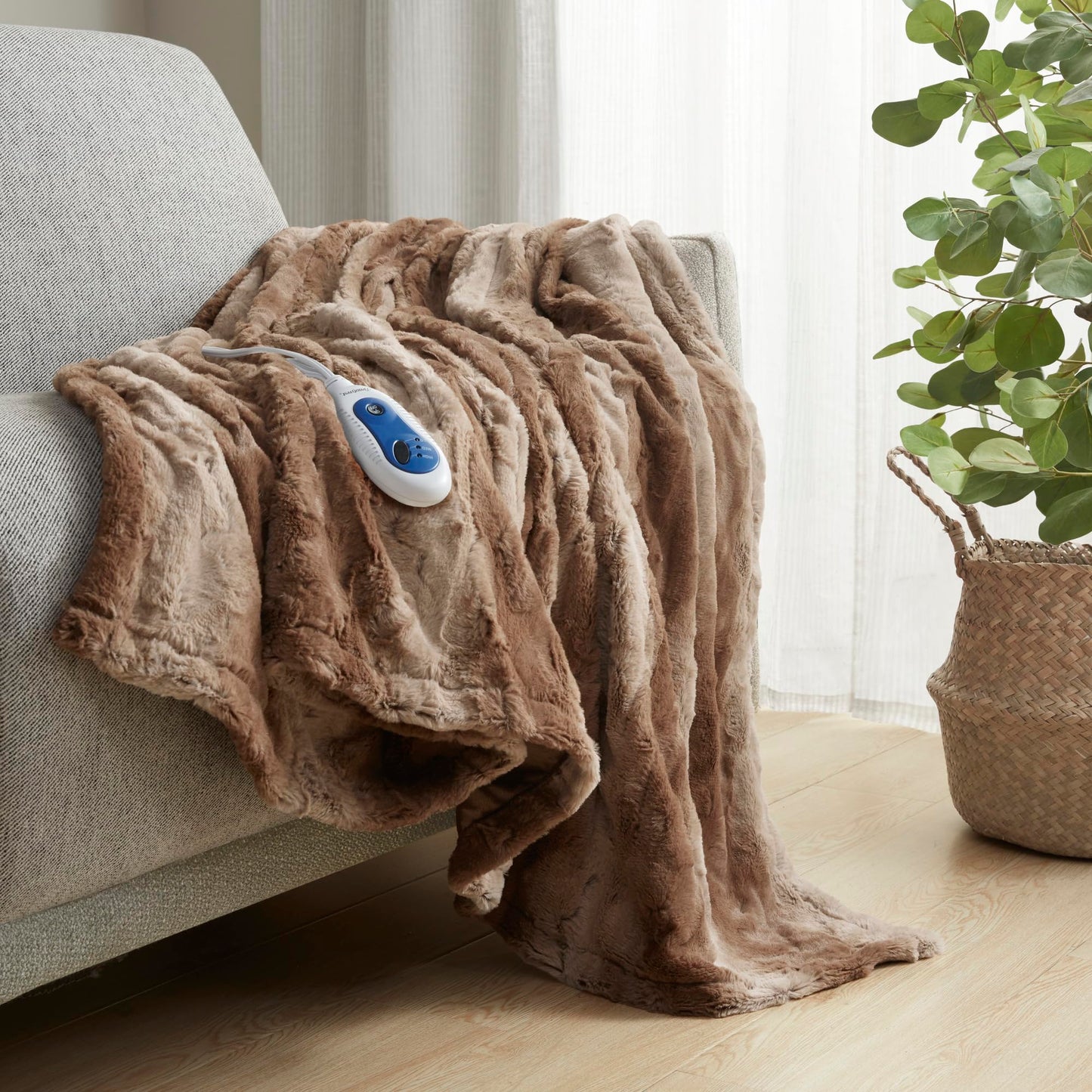 Beautyrest Zuri Reversible Faux Fur to Mink Electric Blanket, Auto Shut Off, Virtually Zero EMF, Multi Heat Setting, UL Certified, Machine Washable, Natural Marble Throw 50x70