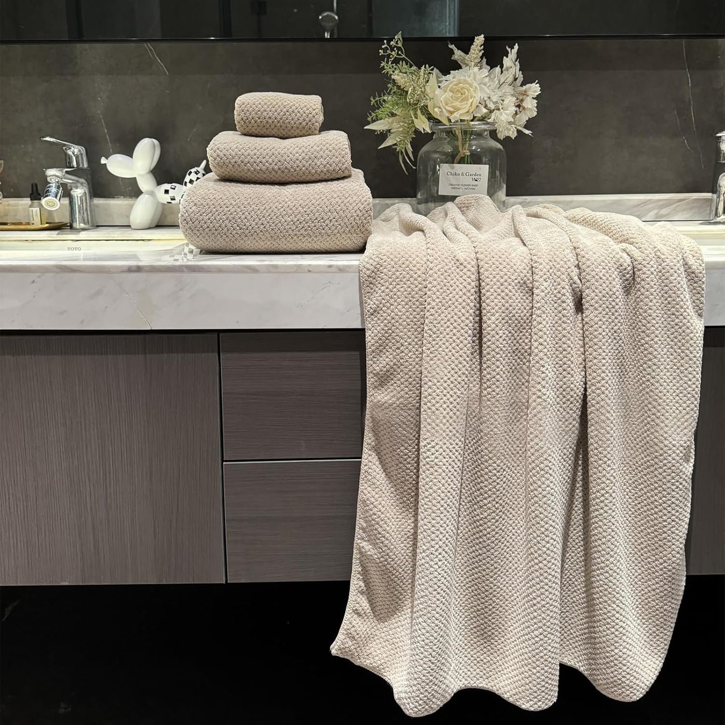 Set 30x60 Inches 6 Extra Large Bath Towels for Bathroom Super Soft Light Weight Quick Dry Microfiber Shower Towels