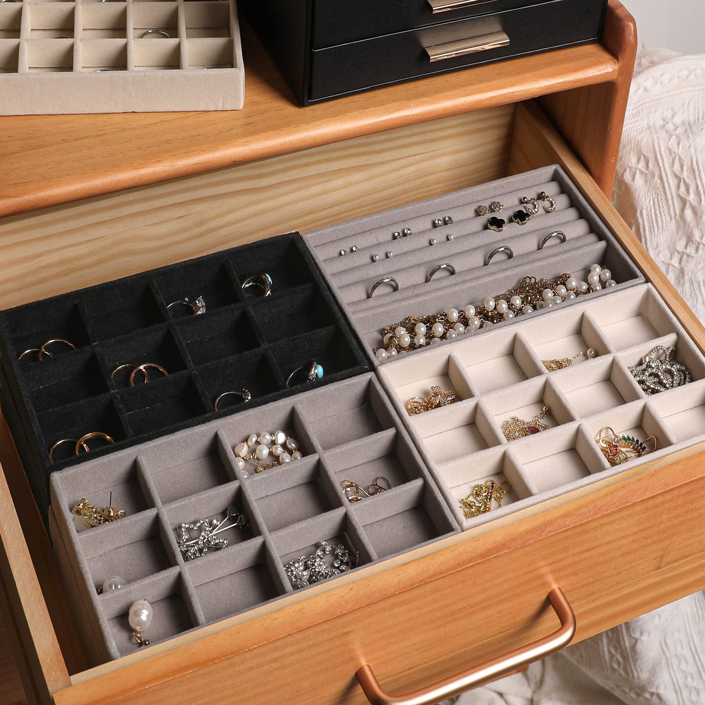 Frebeauty Jewelry Organizer Tray,Stackable Velvet Jewelry Trays,Drawer Inserts Earring Organizer For Women Jewelry Storage Display Case for Rings Stud Necklaces,Set of 4(Beige)