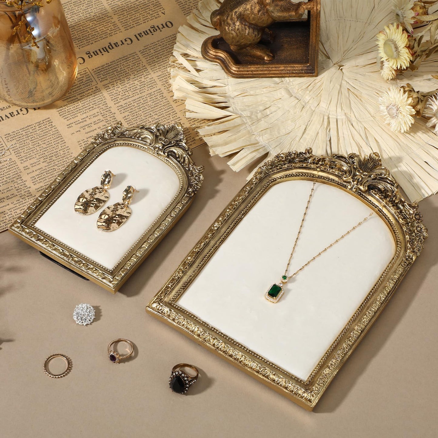 Meyeyaia 2pcs Gold Resin Jewelry Display Stand,Vintage Jewelry Holder Photo Frame Earring Holder,Velvet Necklace Tray Resin Jewelry Photography Props or Jewelry and Collectibles