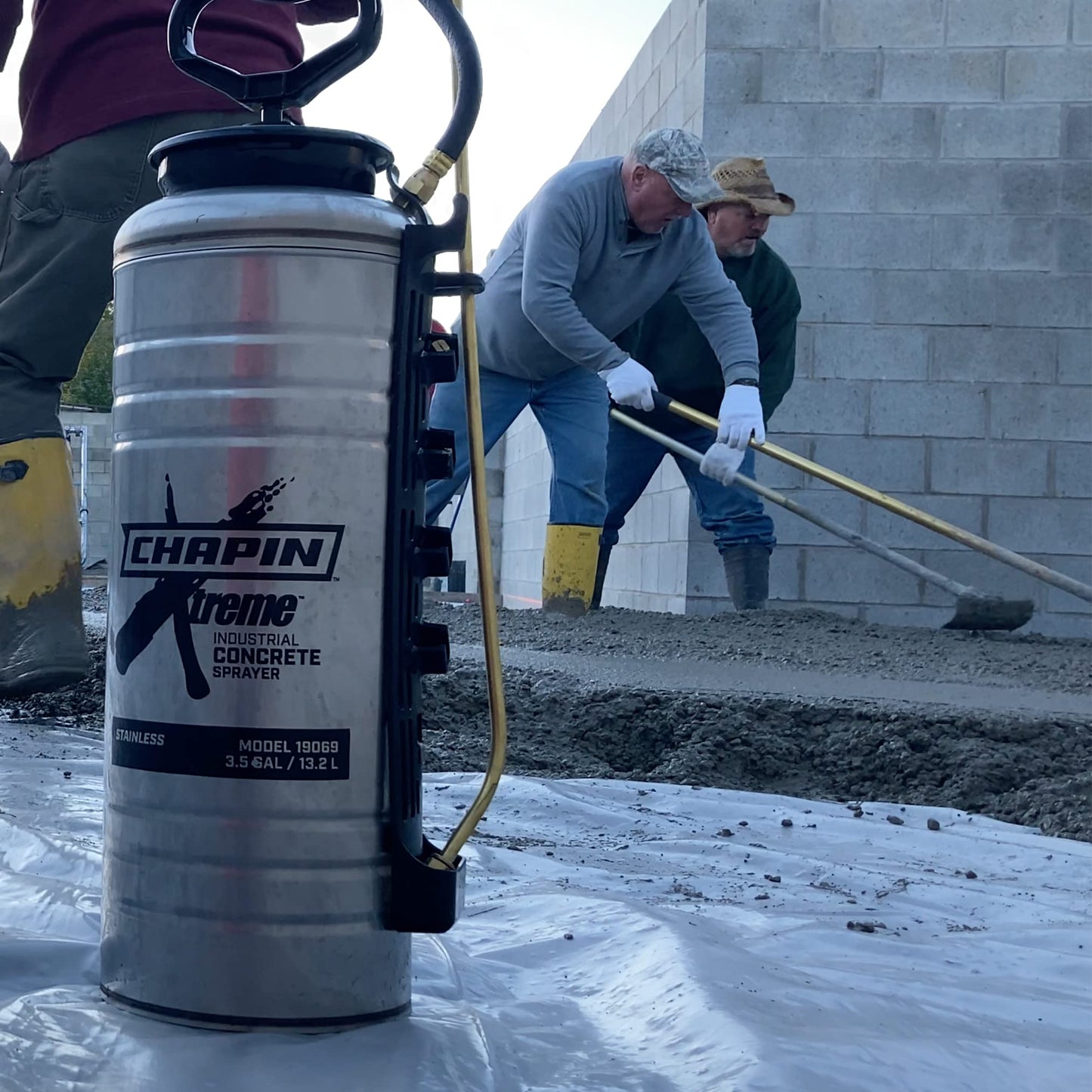 Chapin 19069 Made in The USA 3.5 Gallon Xtreme Industrial Stainless Steel Concrete, with Brass Pump/Wand/Nozzle, Stainless