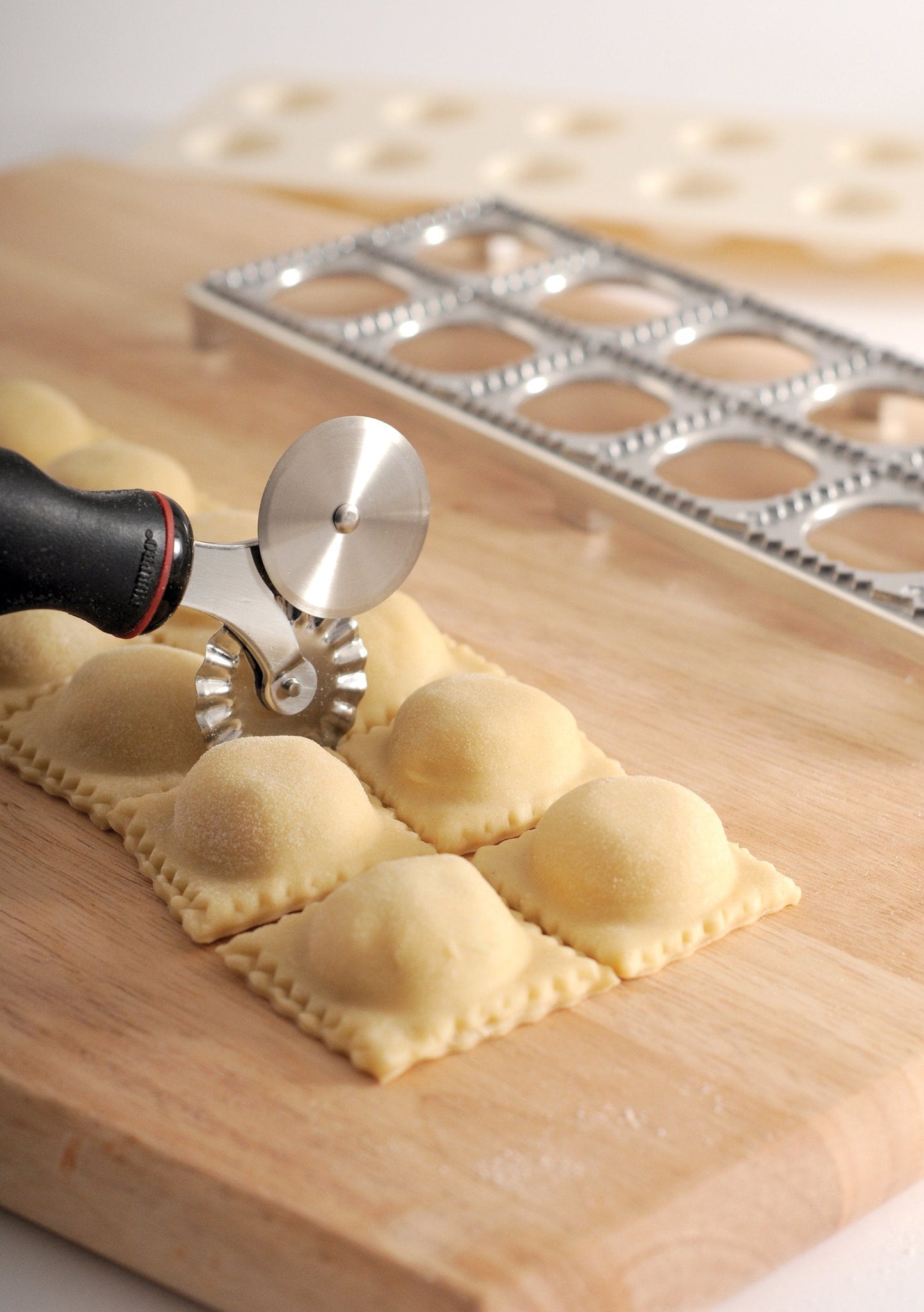 Norpro Grip-EZ Pastry/Ravioli Wheel, 1 piece, Black
