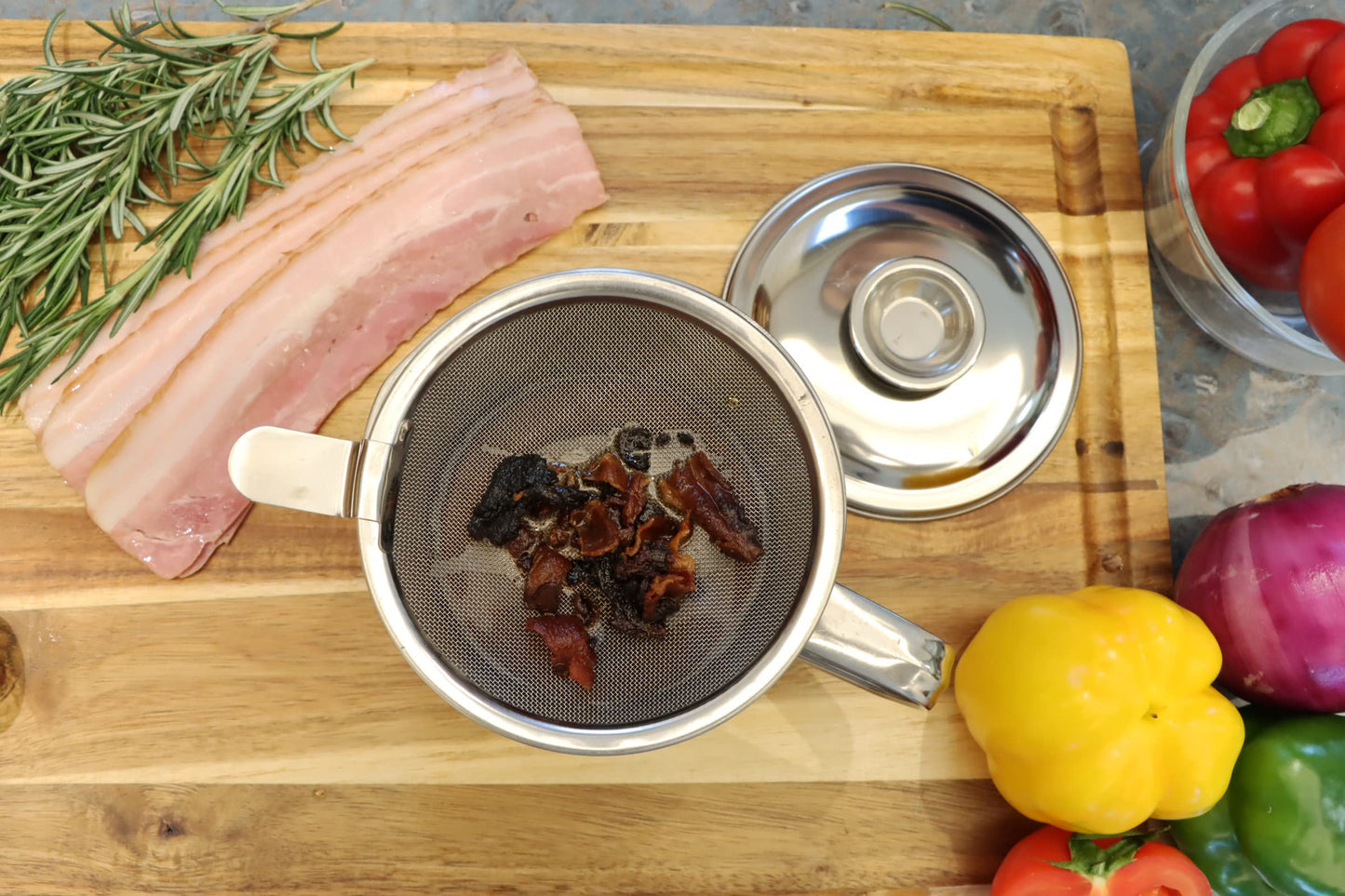 KEISSCO Bacon Grease Container with Strainer, Stainless Steel Oil Storage Can Container with Fine Mesh Strainer Fat Container Pot with Filter Screen, 1.25 QT / 5 Cups Grease Keeper Cooking Oil Keeper