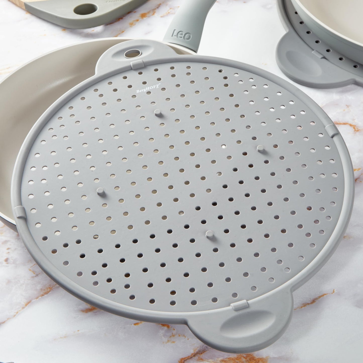BergHOFF Essentials Heat-Resistant Silicone Splatter Screen 11", Multifunctional, Grease Straining, Cooling Rack, Prevent Burns, Grey