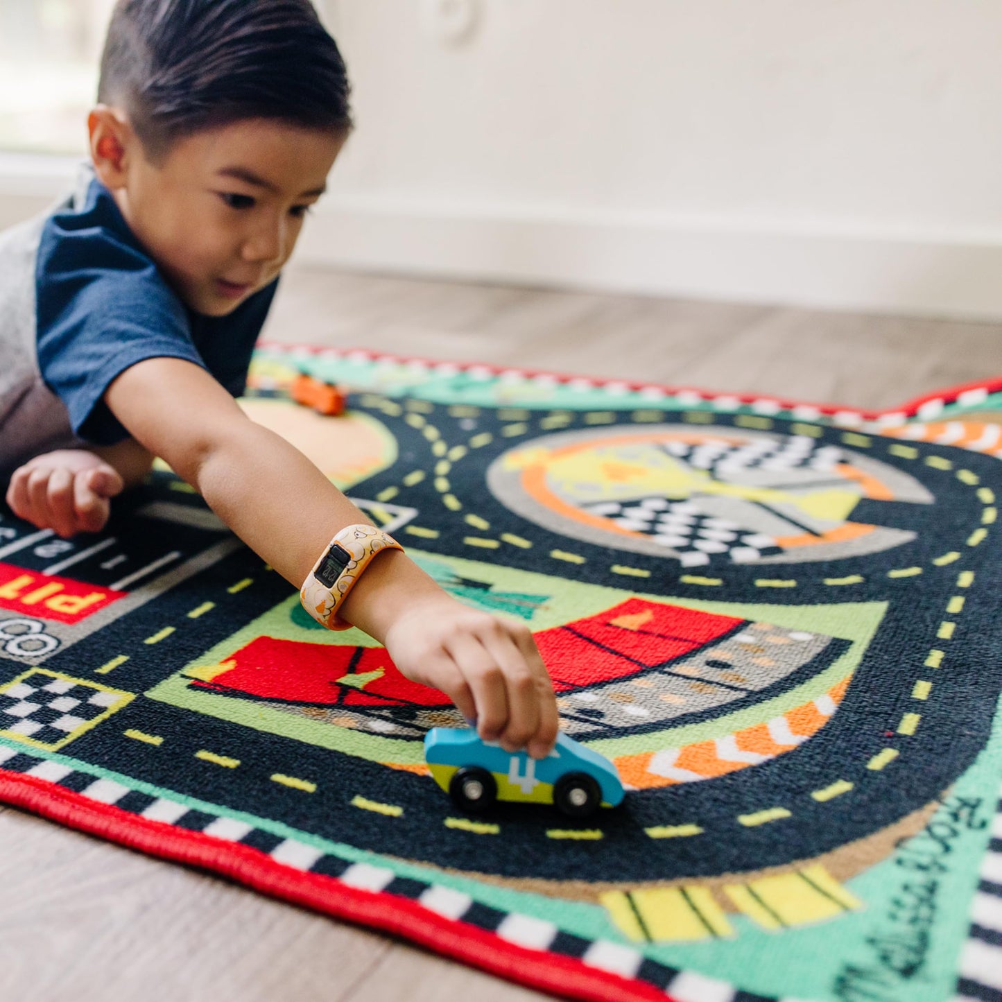 Melissa & Doug Round the Speedway Race Track Rug (FFP)