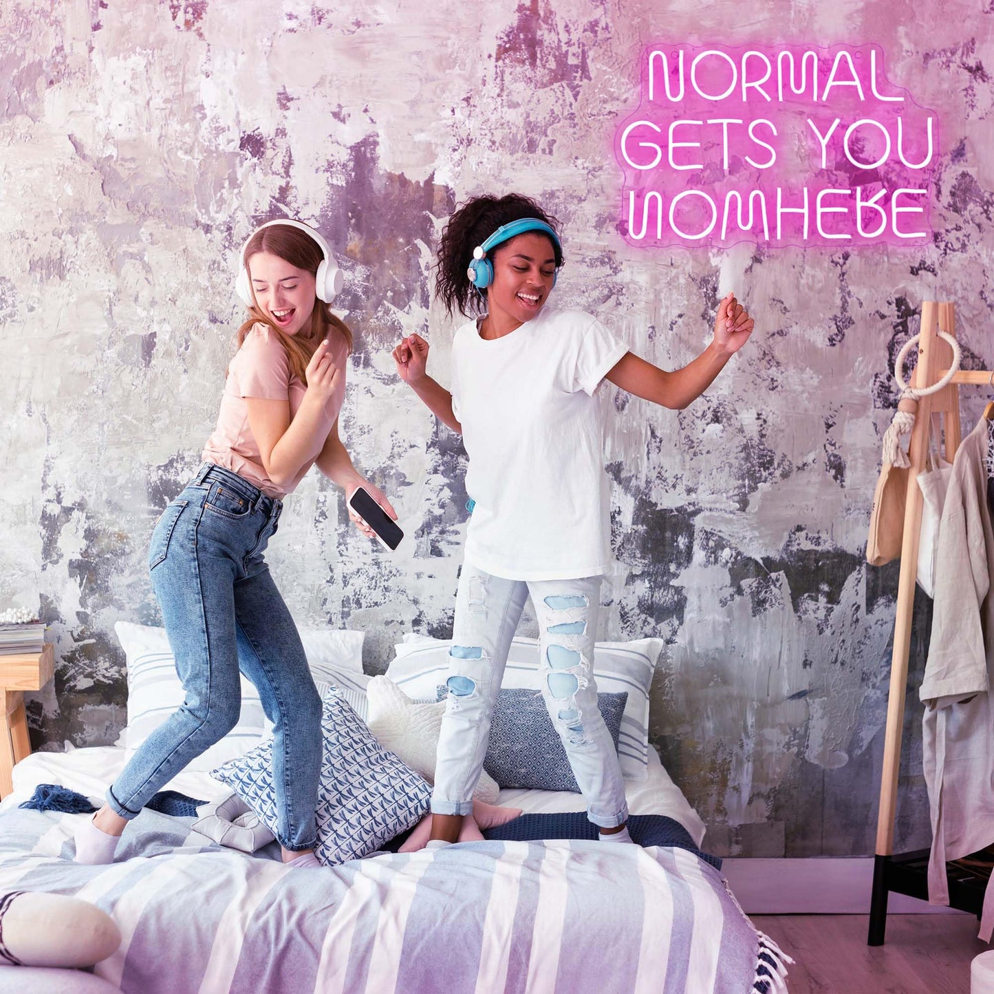 Disco Made Me Do It Led Neon Light Signs for Wall Decor, Pink Neon Light Signs for Bedroom Bachelorette Party Birthday Wedding Engagement Party Bar Club Neon Sign Art GIft(12.4 * 16.1in)
