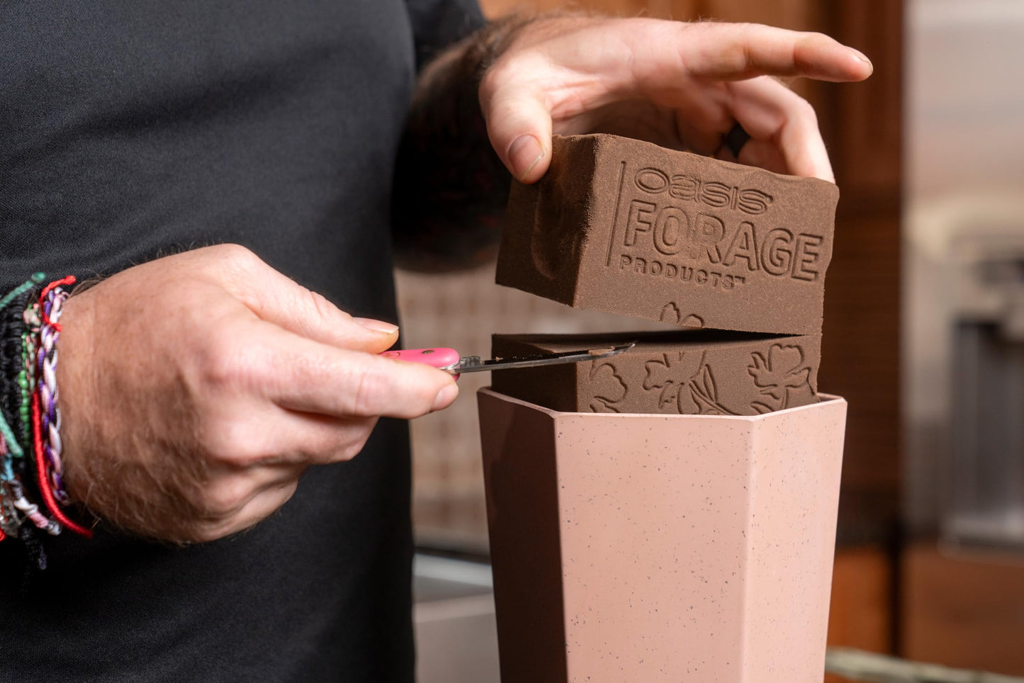 Oasis Forage Floral Foam Strong | Securely Holds Branches and Big Stems | Degradable | Superior Hydration for Foraged Botanicals | Dark Brown | Pack of 2 Bricks