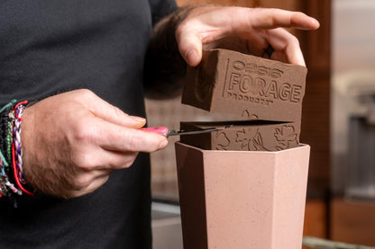 Oasis Forage Floral Foam Strong | Securely Holds Branches and Big Stems | Degradable | Superior Hydration for Foraged Botanicals | Dark Brown | Pack of 2 Bricks