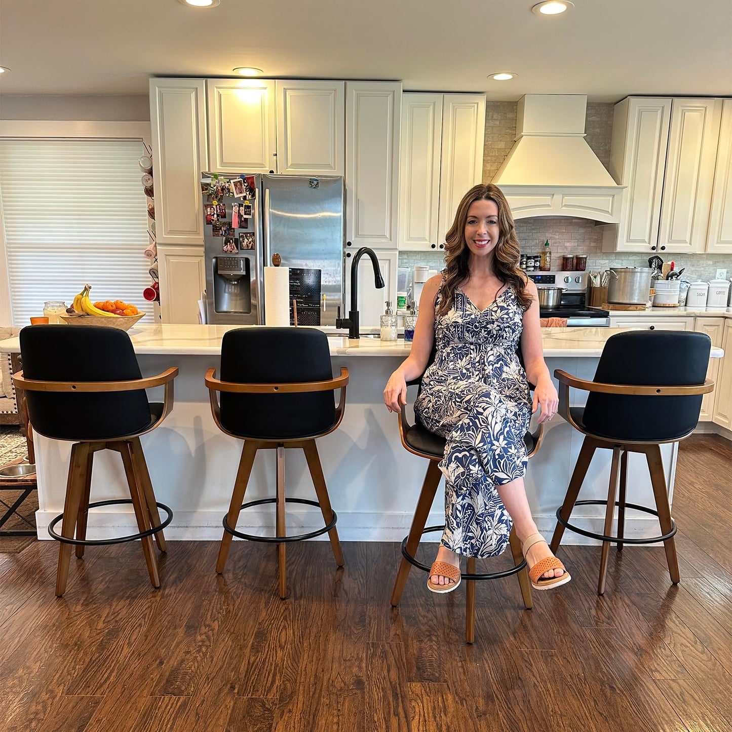 Set of 2 Bar Height Bar Stools - 29.12 inch Swivel Bar Stools with Curved Back and Arms, Walnut Craftsmanship, Upholstered Seat, Mid Century BarStools for Bar/ Pub/Island/Cafe (29" Seat Height, Black)