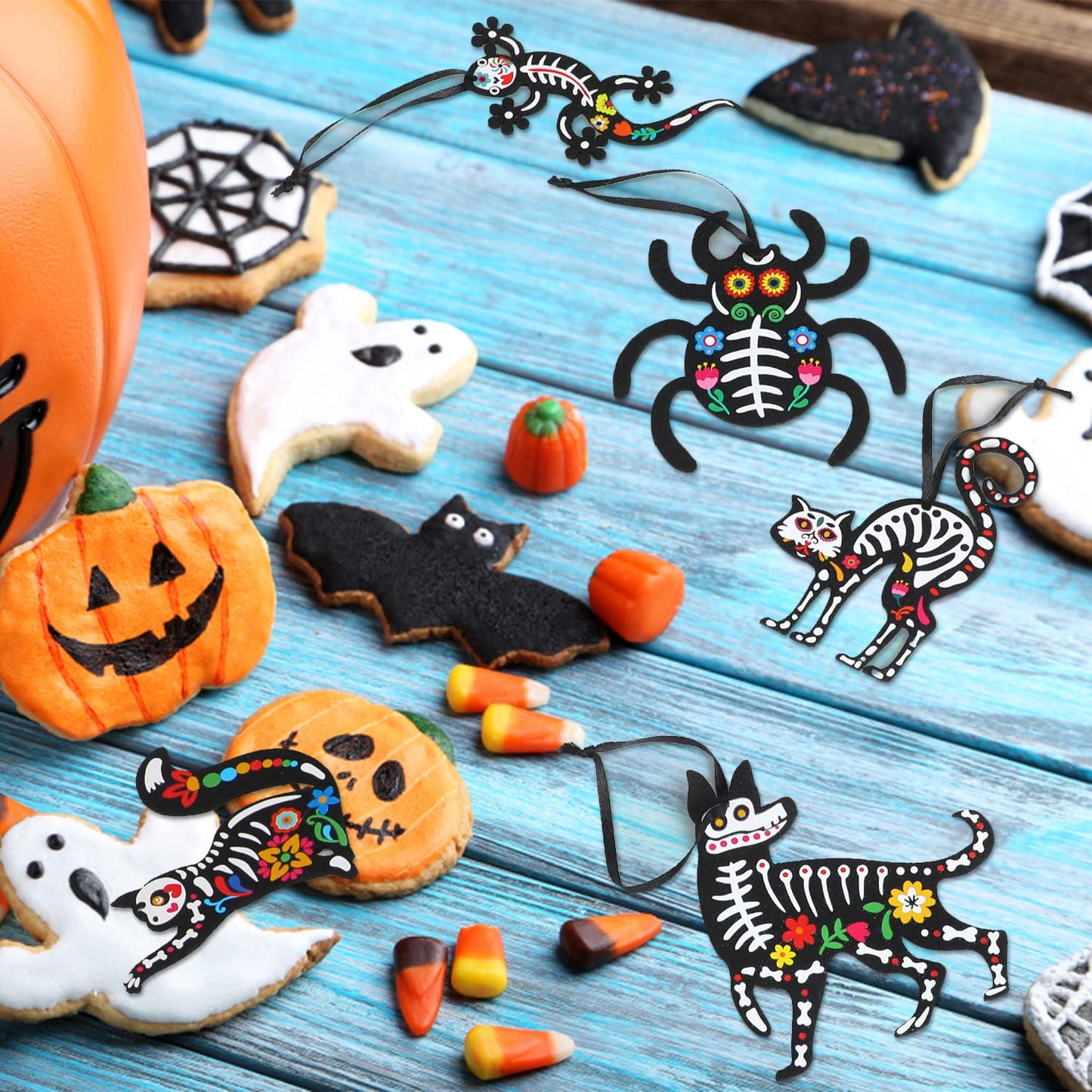 CCINEE 24Pcs Dia De Los Muertos Felt Ornaments, Mexcian Skeleton Halloween Ornaments for Day of The Dead Themed Party School Bags Indoor Outoor Tree Hanging Decorations (Pack of 2)