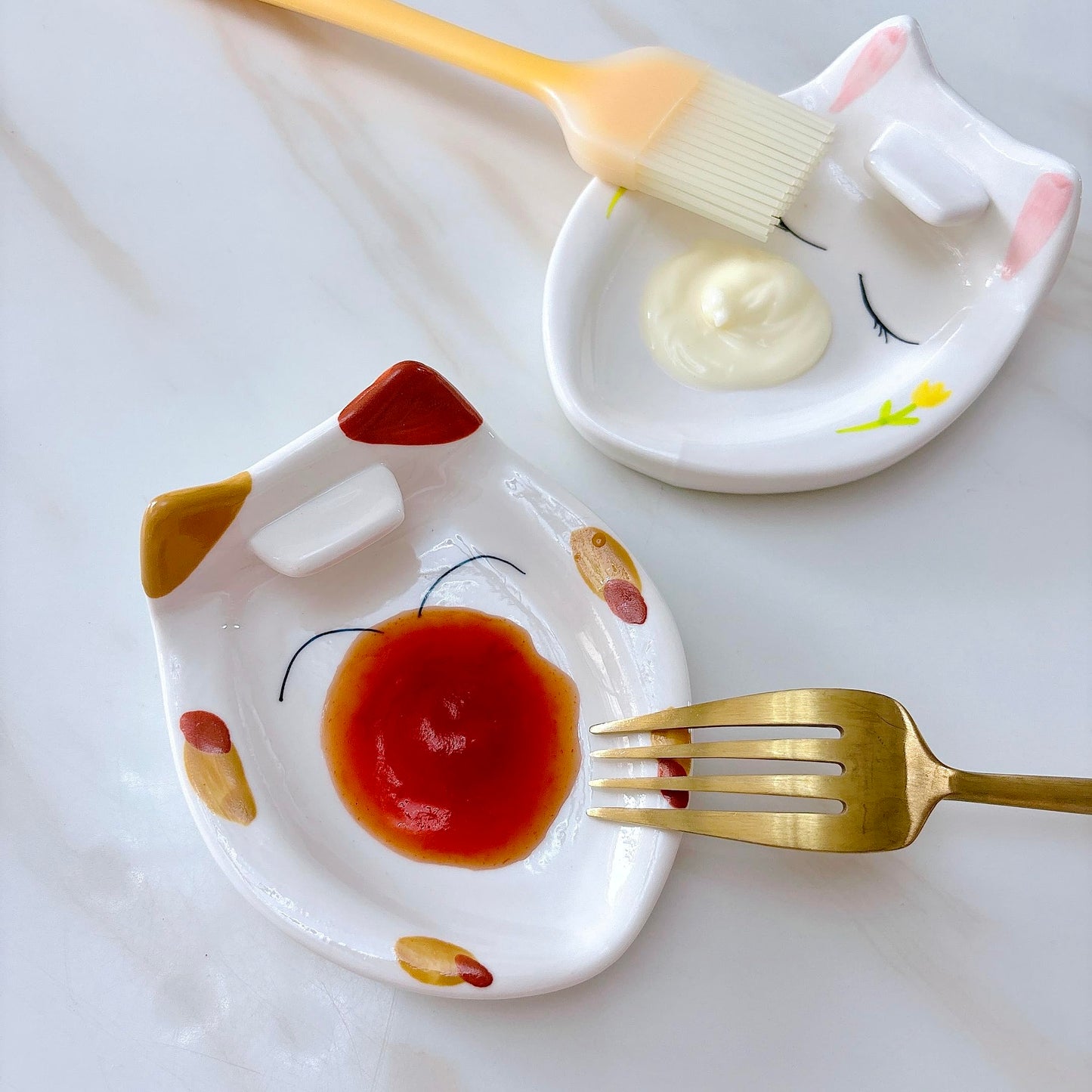 PROVIVID Ceramic Utensil Rest for Stove Top, Cute Cartoon Cat Spoon Holder for Ladles, Tong, Patula, Chopsticks, Coffee Spoon Holder, Heat-Resistant Cooking Cutlery Rests，Condiment tray, Snack plate
