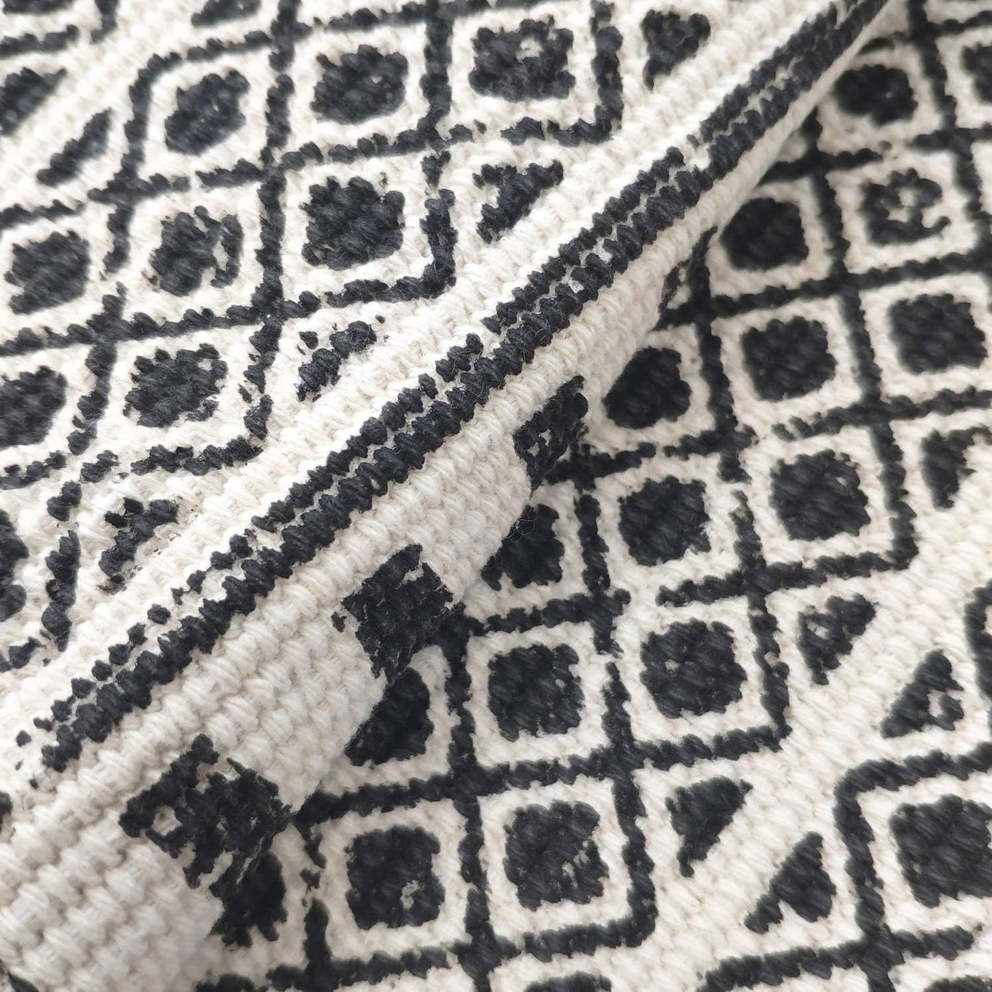 USTIDE Black & Cream Cotton Rug, Boho Rag Rug, Washable Farmhouse Bath Doormat, 2’×3’