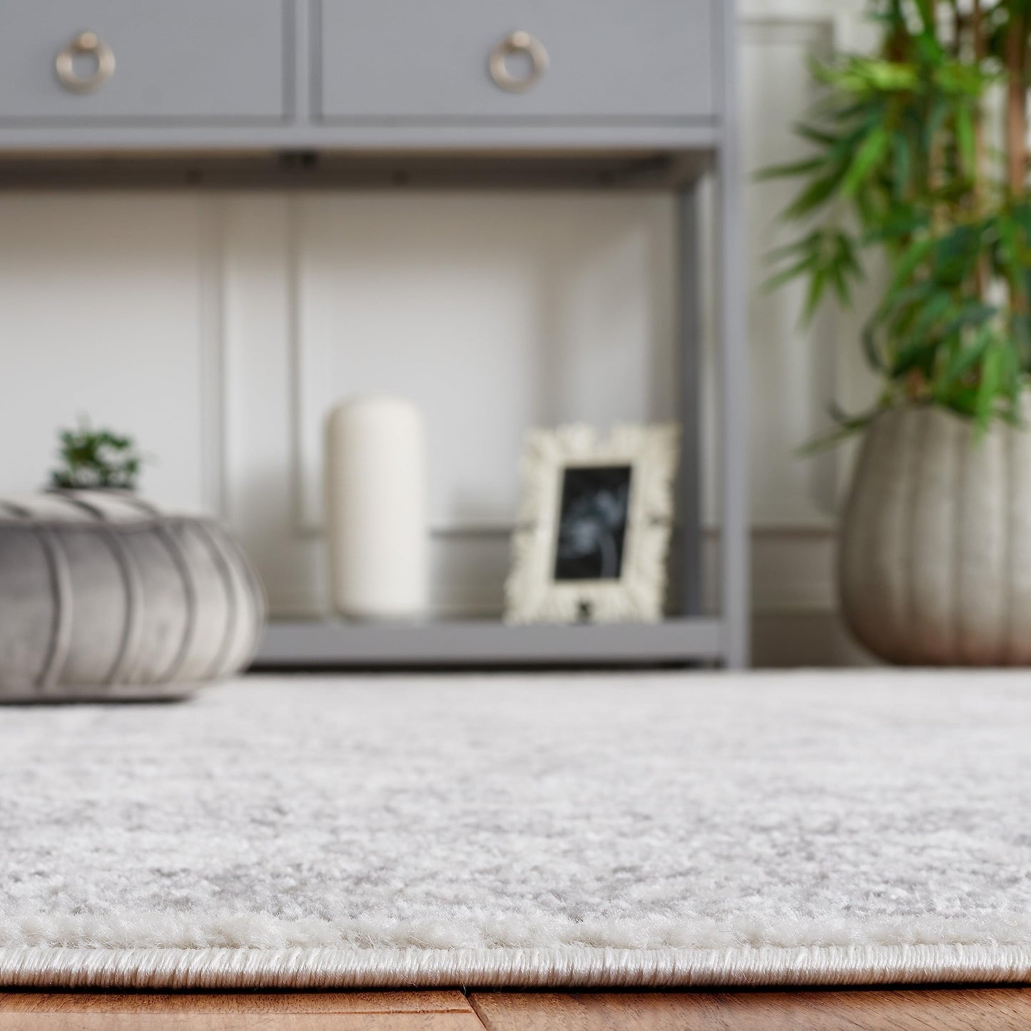SAFAVIEH Area Rug 10x14 - Adirondack Collection - Large - Ivory & Silver, Oriental Medallion Design, Non-Shedding & Easy to Clean, Ideal for Living Room, Bedroom, Dining Space (ADR108B)