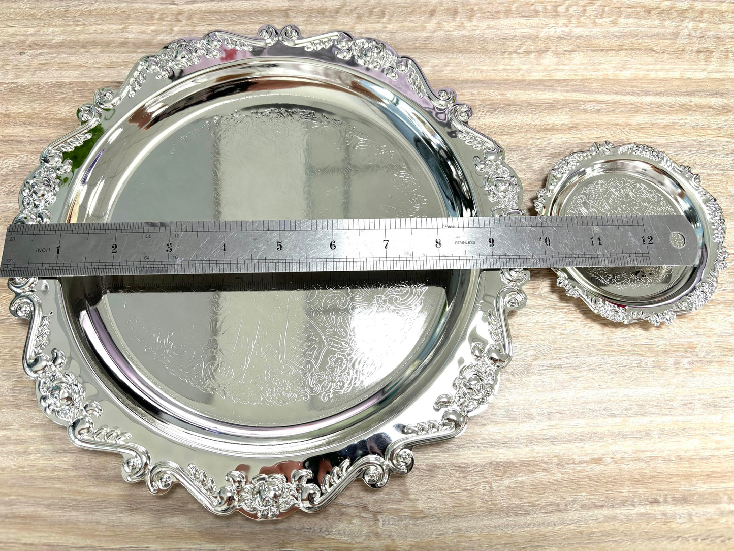 Quluxe Round Platter Serving Tray Metal Reusable Decorative Appetizer Platter Dessert Plate for Kitchen Party Centerpiece Display, 2 Pcs Silver (4 Inch+10 Inch)