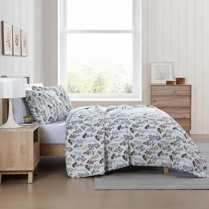 Eddie Bauer - Full/Queen Quilt Set, Reversible Cotton Bedding with Matching Shams, Classic Floral Home Decor with Plaid Reverse (Flower Field Green, Full/Queen)