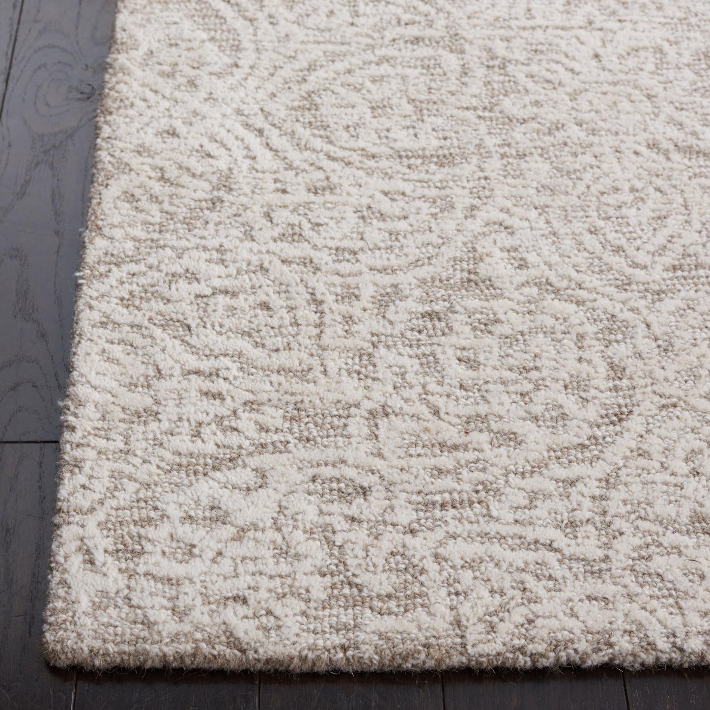 SAFAVIEH Area Rug 6x9 - Metro Collection - Natural & Ivory, Handmade Wool, Ideal for Living Room, Bedroom, Dining Space (MET998A)