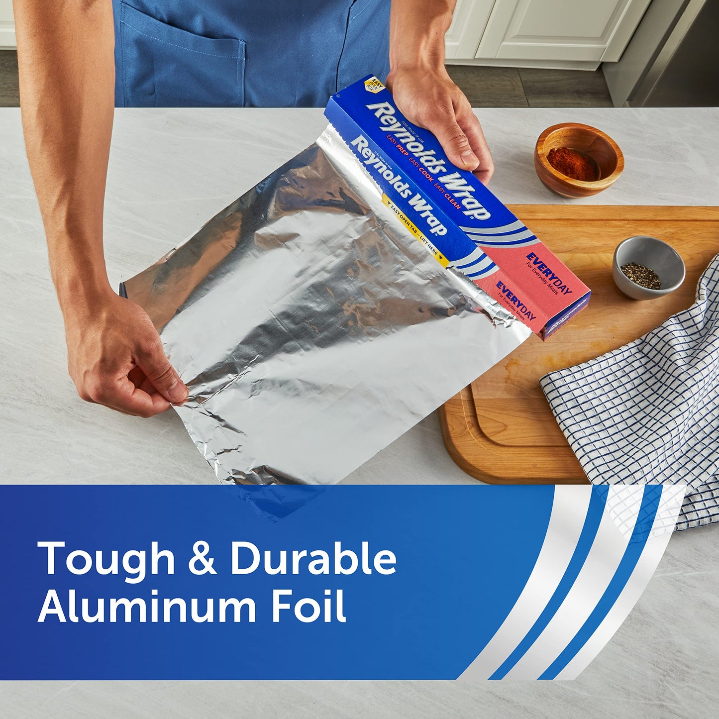 Reynolds Wrap Everyday Strength Aluminum Foil Roll, Freezer and Grill Safe, Great for Foil Packets and Home Cooking, 12 Inches Wide, 200 Total Sq. Ft.