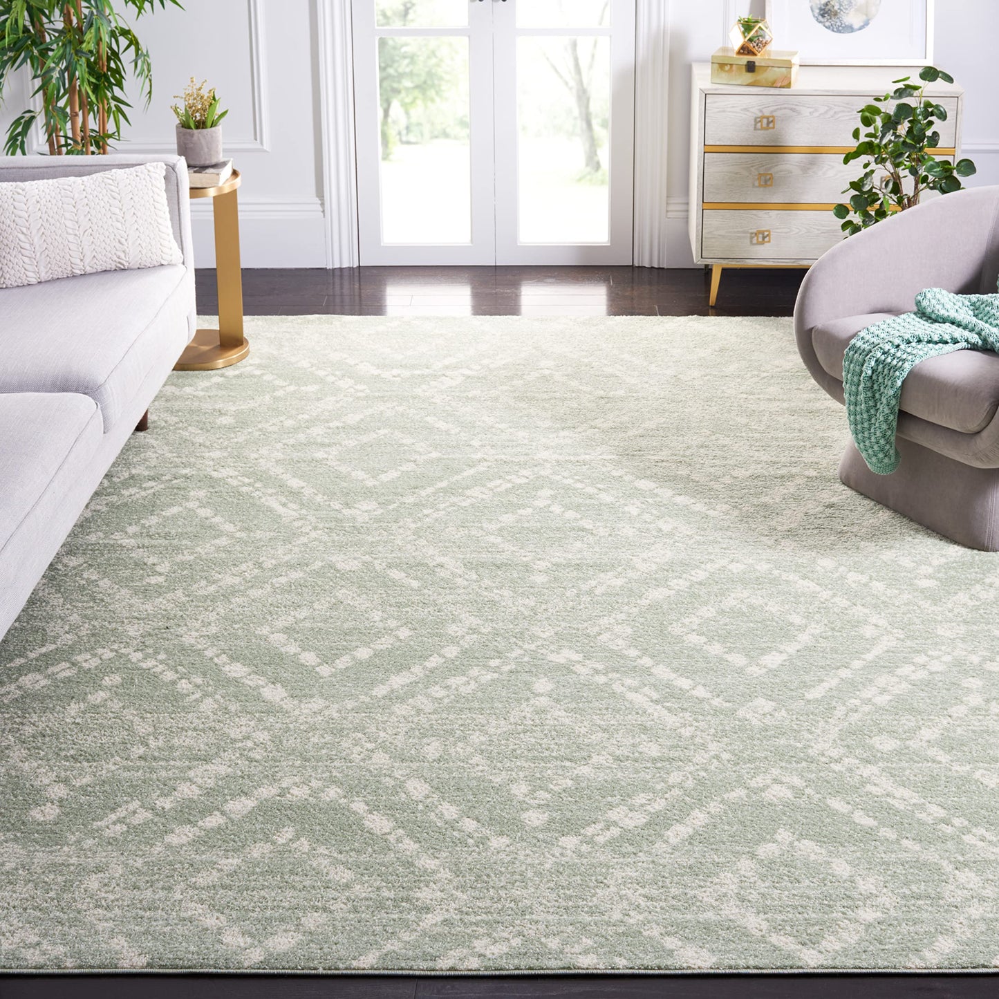 SAFAVIEH Adirondack Collection Area Rug - 10' x 14', Ivory & Green, Modern Diamond Distressed Design, Ideal for High Traffic Areas in Living Room, Bedroom, Dining (ADR131Y-10)