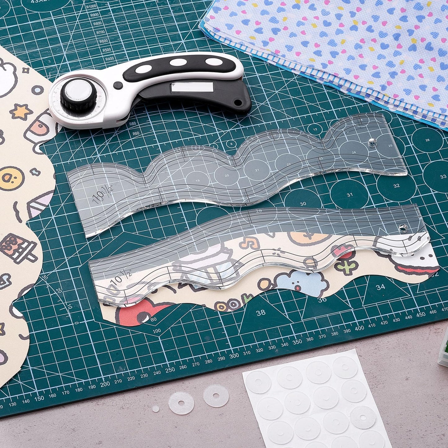 Kigley 2 Pcs Free Motion Quilting Templates Waves Acrylic Quilting Rulers for Machine Free Motion Sewing Stencils Patchwork Splicing with 48 Pcs Nonslip Grips(Gentle)