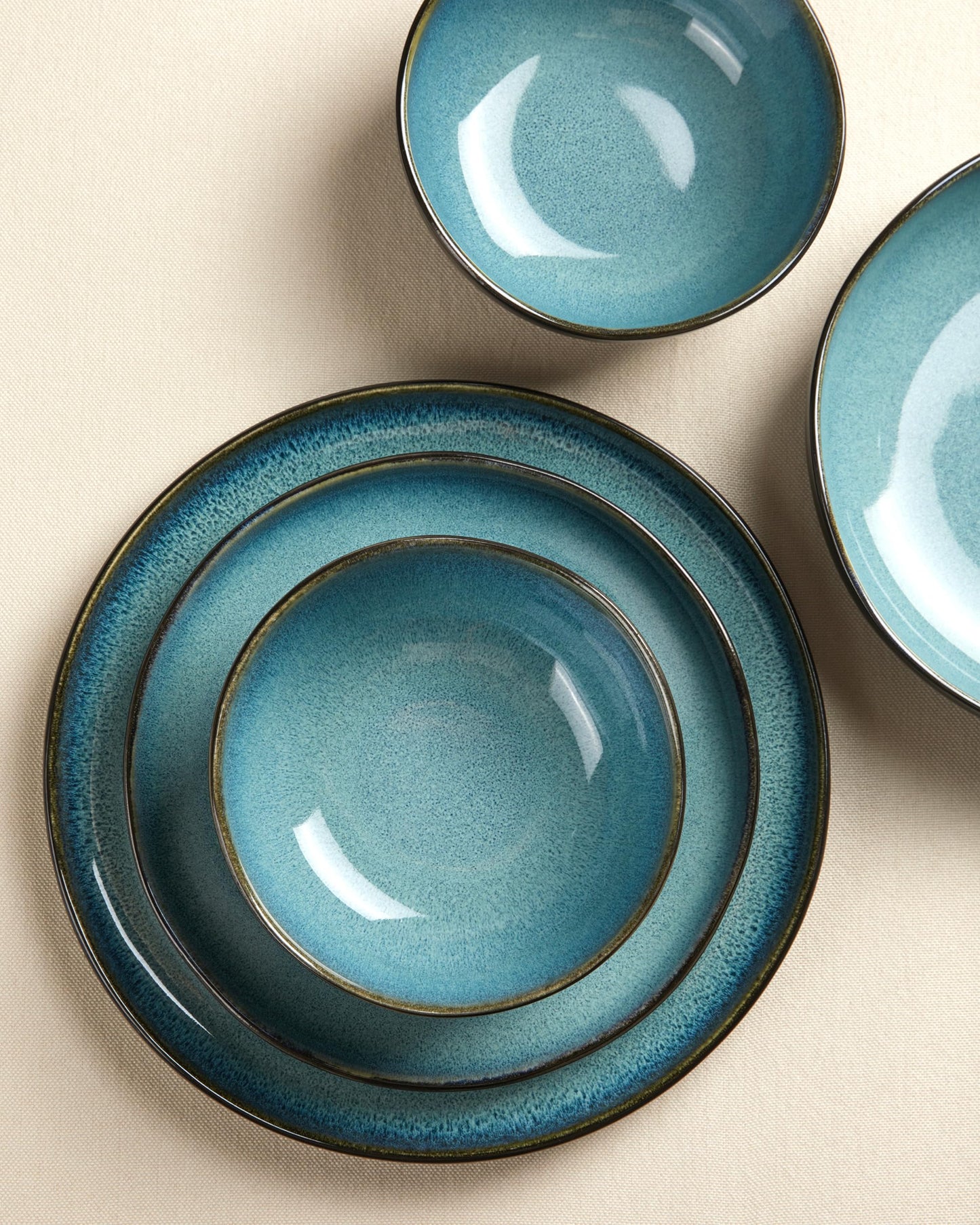 Pokini Extra Large Dinnerware Set for 12, 36 Pieces Ceramic Plates and Bowls Set, Kitchen Dish Set, Microwave & Dishwasher Safe Dishware, Ocean-Inspired Stoneware for Big Gatherings, Green Black