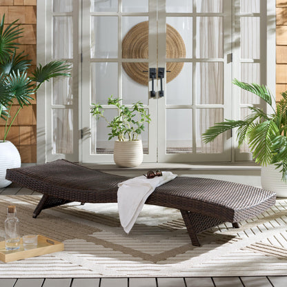 SAFAVIEH Outdoor Patio Furniture Collection – Alex Brown & Taupe Quick Dry Foam Lounger, Adjustable Outdoor Chaise, Modern Curved Design (PAT7545B)