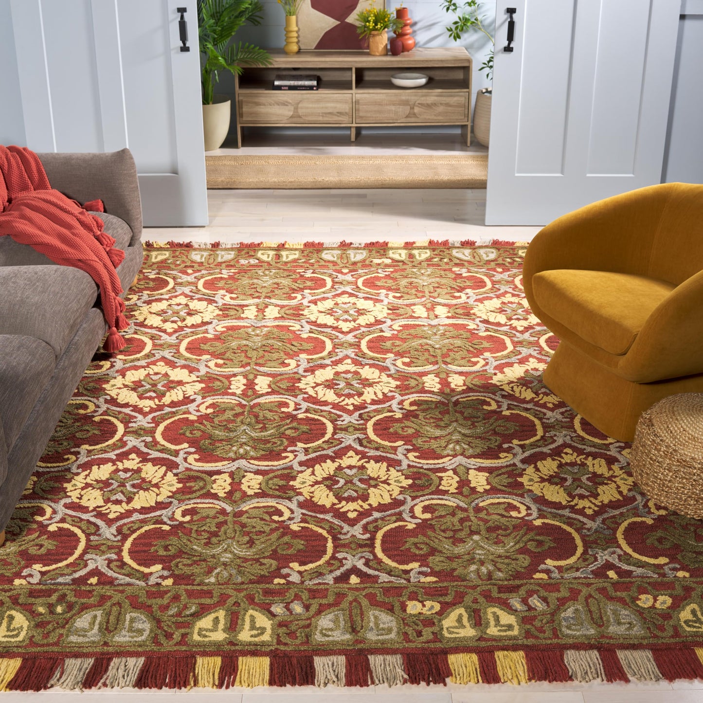 SAFAVIEH Area Rug 8x10 - Blossom Collection - Large - Red & Gold, Handmade Wool, Floral Design, Ideal for Living Room, Bedroom, Office, Dining Space (BLM422Q)