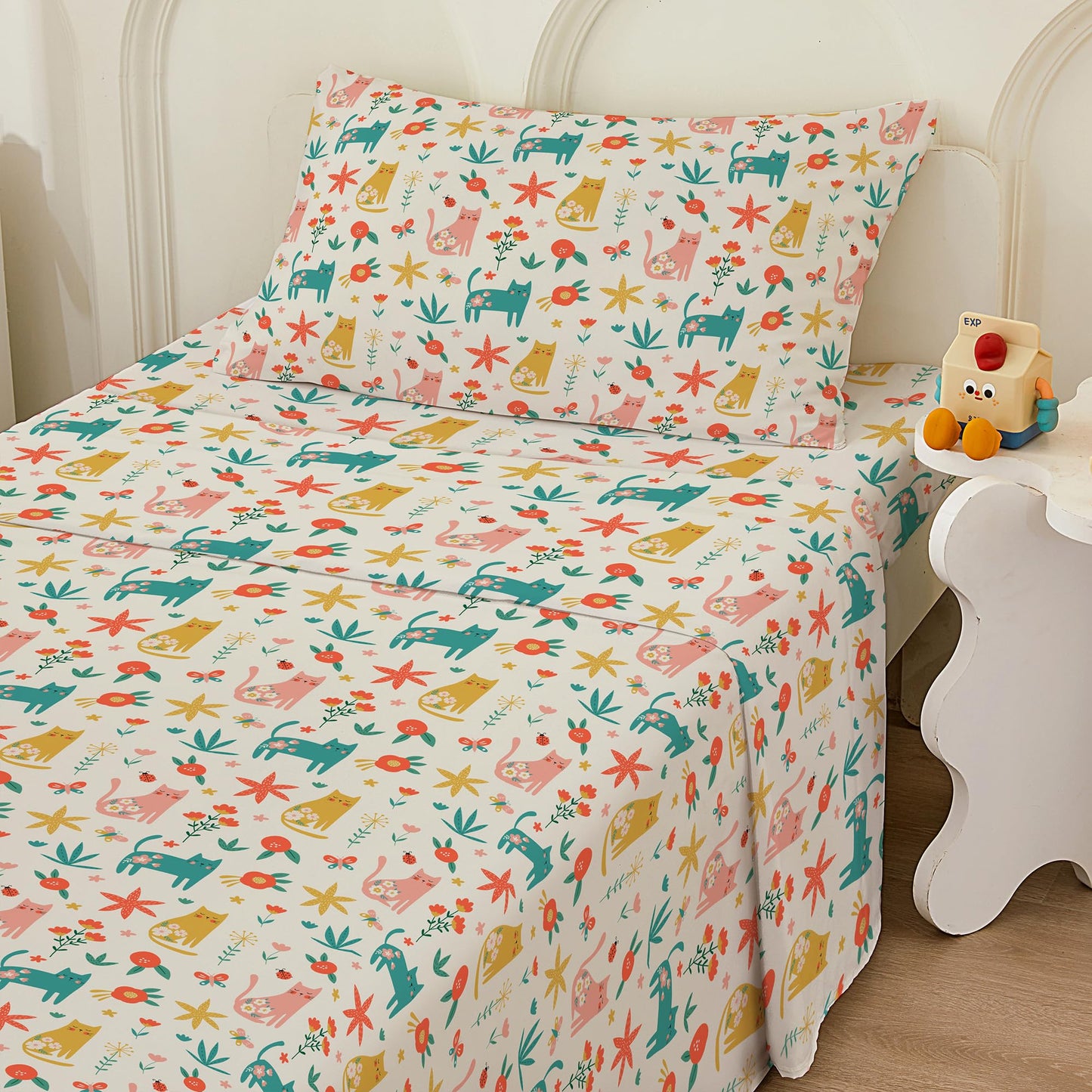 Bedmoon Girls Twin Sheets, Kids Green Cat Kitty Cute Animal Soft Microfiber Twin Sheets & Pillowcases with Corner Straps