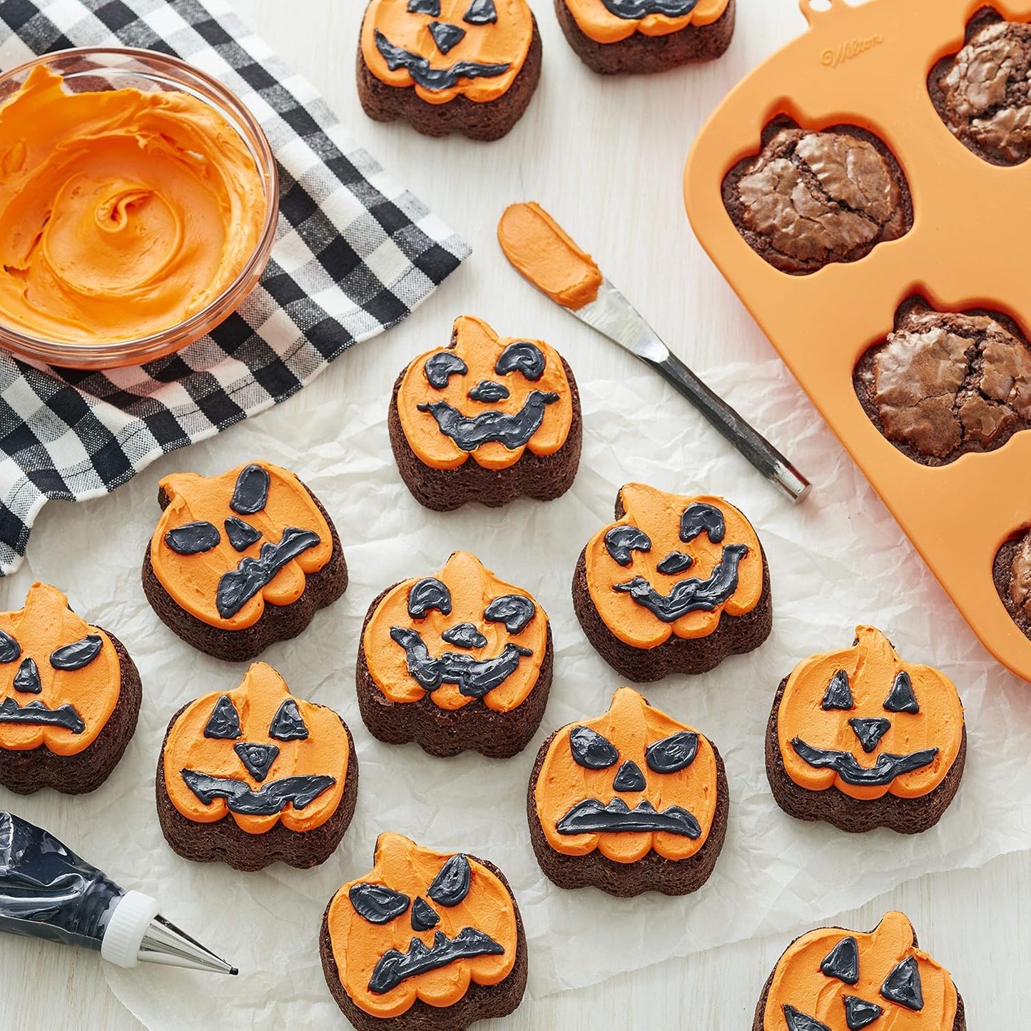 Wilton Jack-O-Lantern Non-Stick Silicone Mold, 6-Cavity