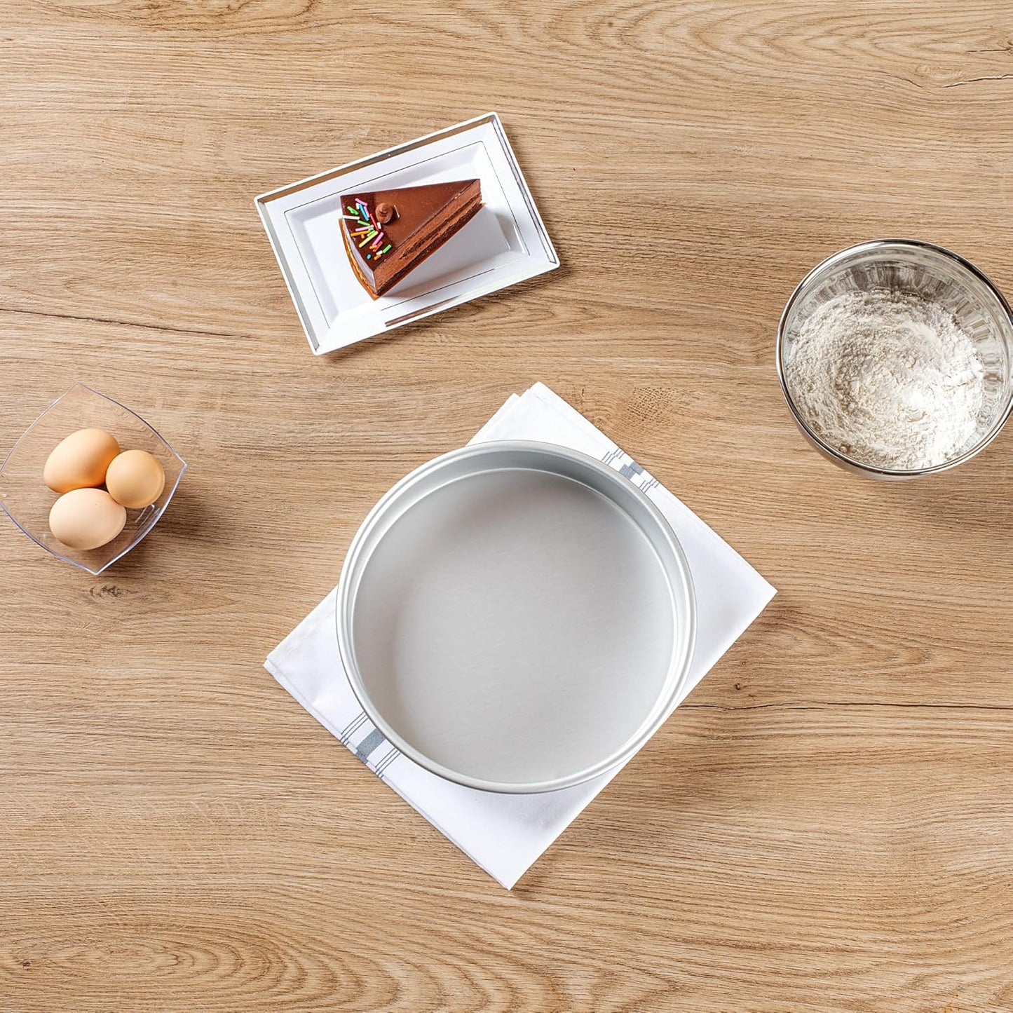 Restaurantware-Met Lux 9 x 2 Inch Straight-Sided Baking Tin, Oven-Ready Anodized Aluminum Round Cake Pan