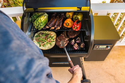 Traeger Grills Ironwood 650 Electric Wood Pellet Grill and Smoker, Black, 650 Square Inches Cook Area, 500 Degree Max Temperature, Meat Probe, 6 in 1 BBQ Grill with WiFi and app connectivity