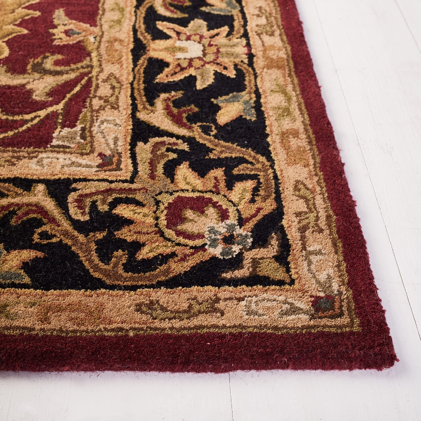 SAFAVIEH Heritage Collection Area Rug - 7'6" x 9'6", Red & Black, Handmade Traditional Oriental Wool, Ideal for High Traffic Areas in Living Room, Bedroom (HG628C)