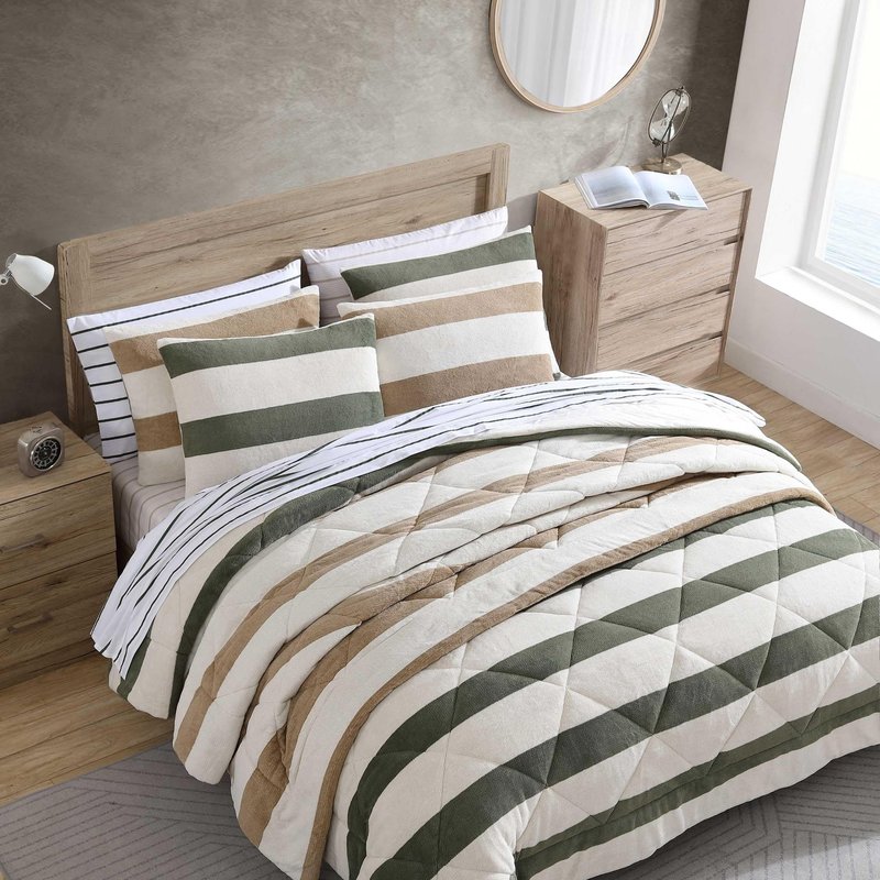 Nautica - Full/Queen Comforter Set, Soft Twill Plush Bedding with Matching Shams, Reverse to Micromink, Medium-Weight, Oeko-Tex Certified (Lawndale Brown)