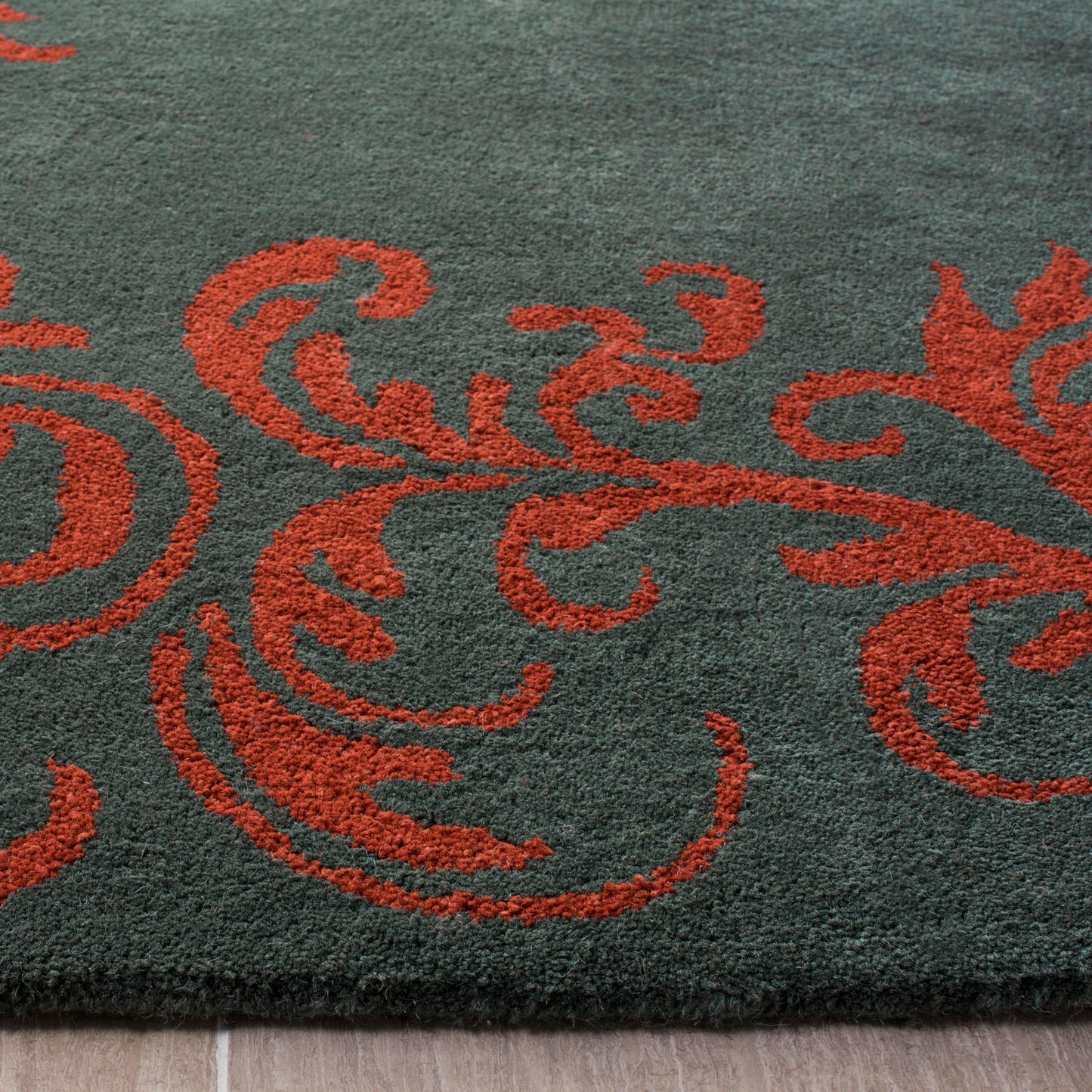 SAFAVIEH Bella Collection 8' x 10' Blue / Coral BEL350A Handmade Premium Wool Area Rug
