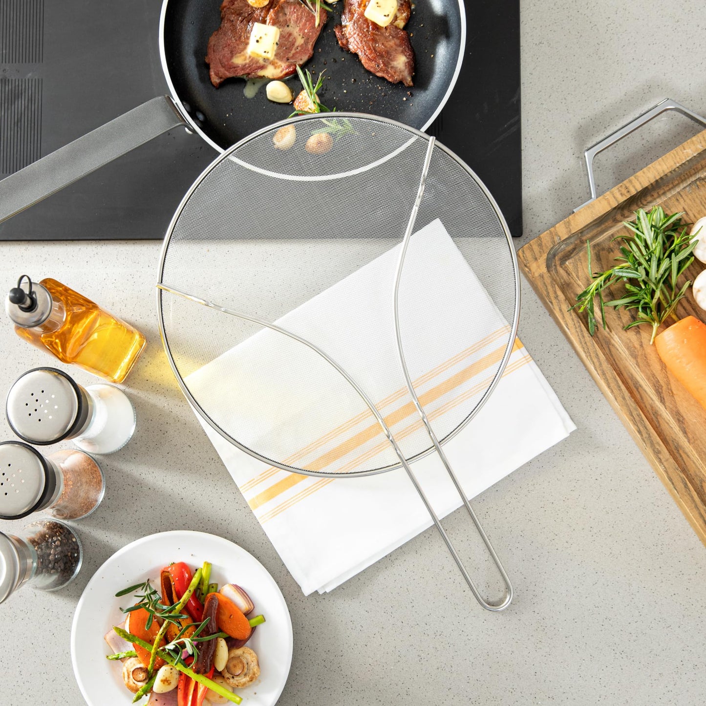 Restaurantware Splatter Screen 1 Count 13" Fine Mesh Cover Stainless Steel Splatter Guard with Resting Feet Cooking Protector for Frying Pan, Cooking Pots, Saute, Grease and Oil, Kitchen Tool