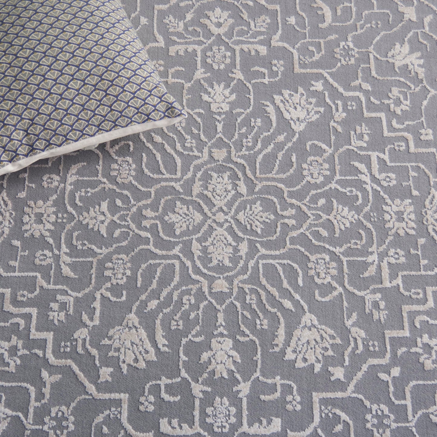 SAFAVIEH Area Rug 10x14 - Reflection Collection - Large - Light Grey & Cream, Non-Shedding & Easy Cleaning, Ideal for Living Room, Bedroom (RFT670C)