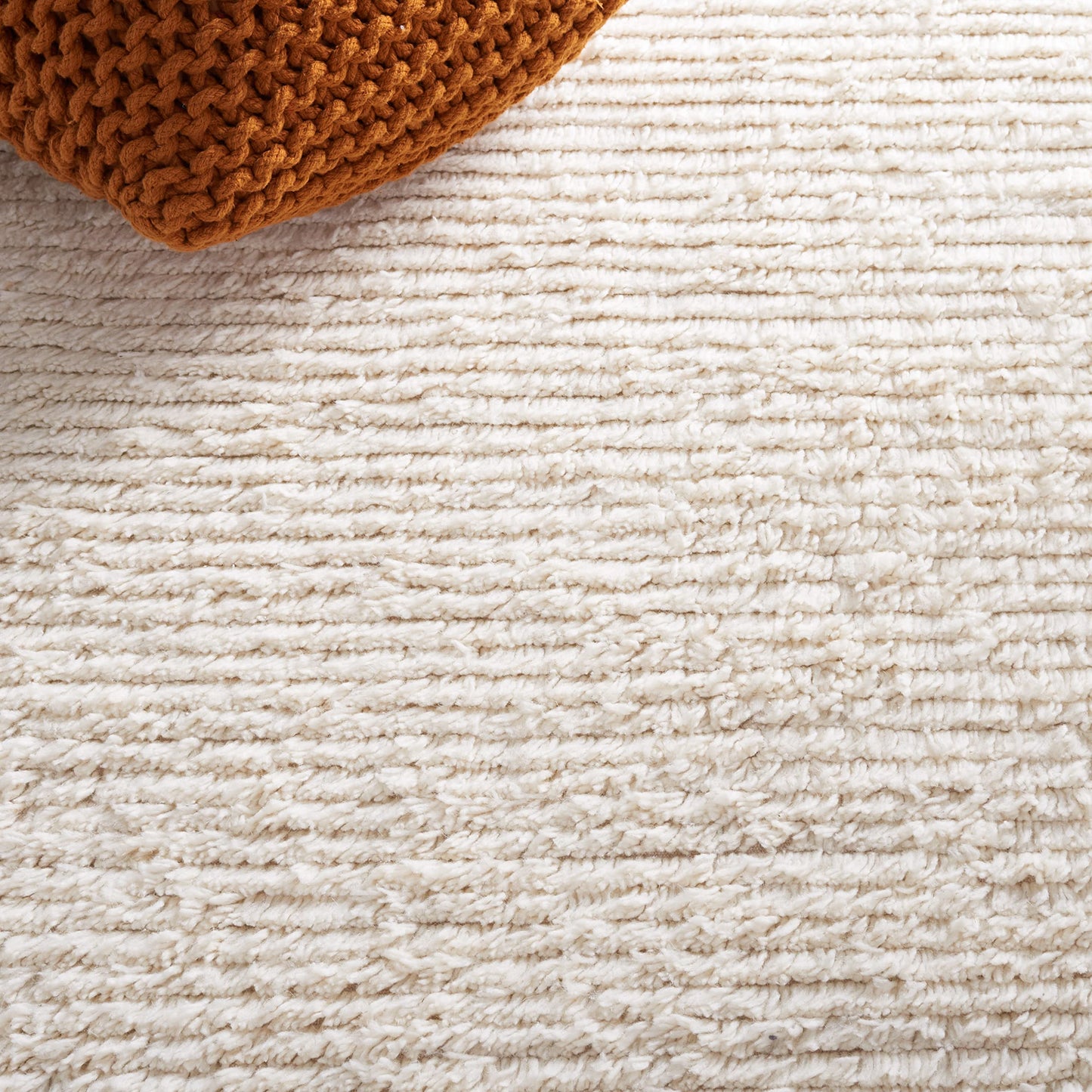 SAFAVIEH Casablanca Collection Area Rug - 10' x 14', Ivory, Handmade Wool, Ideal for The Living Room, Dining, Bedroom (CSB793A)