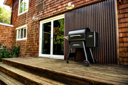 Traeger Grills Ironwood 650 Electric Wood Pellet Grill and Smoker, Black, 650 Square Inches Cook Area, 500 Degree Max Temperature, Meat Probe, 6 in 1 BBQ Grill with WiFi and app connectivity