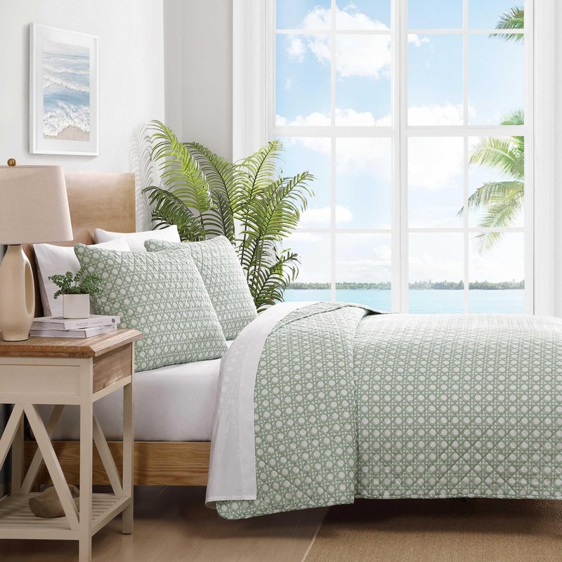 Tommy Bahama - King Quilt Set, Luxurious Bedding with Matching Shams, Coastal Inspired Room Essentials (Bahama Diamond Isle Green, King)