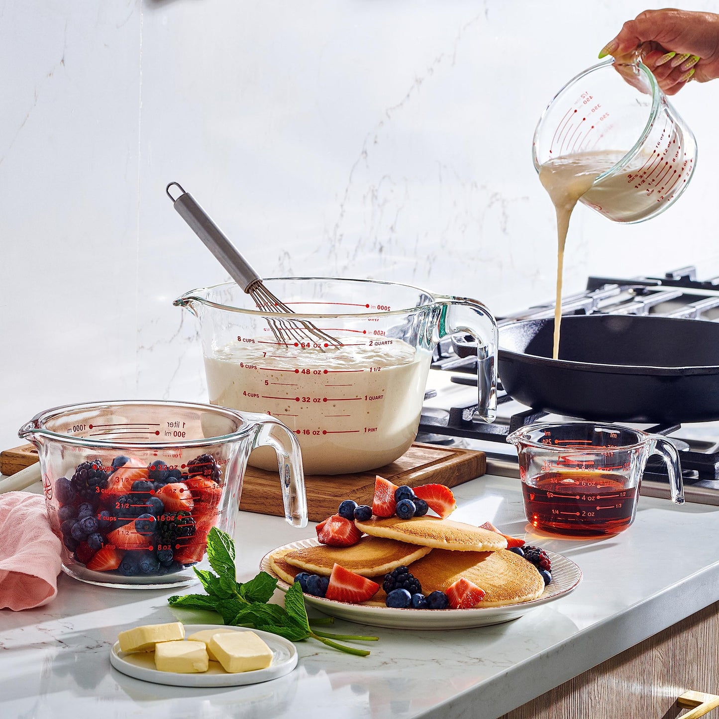 Le'raze Set of 3 Glass Measuring Cups with Measuring Spoons & Whisk - Kitchen Mixing Bowl Liquid Measure Cup, Glass Bakeware. 1 cup, 2 cup, 4 cup., Multi Size, Clear