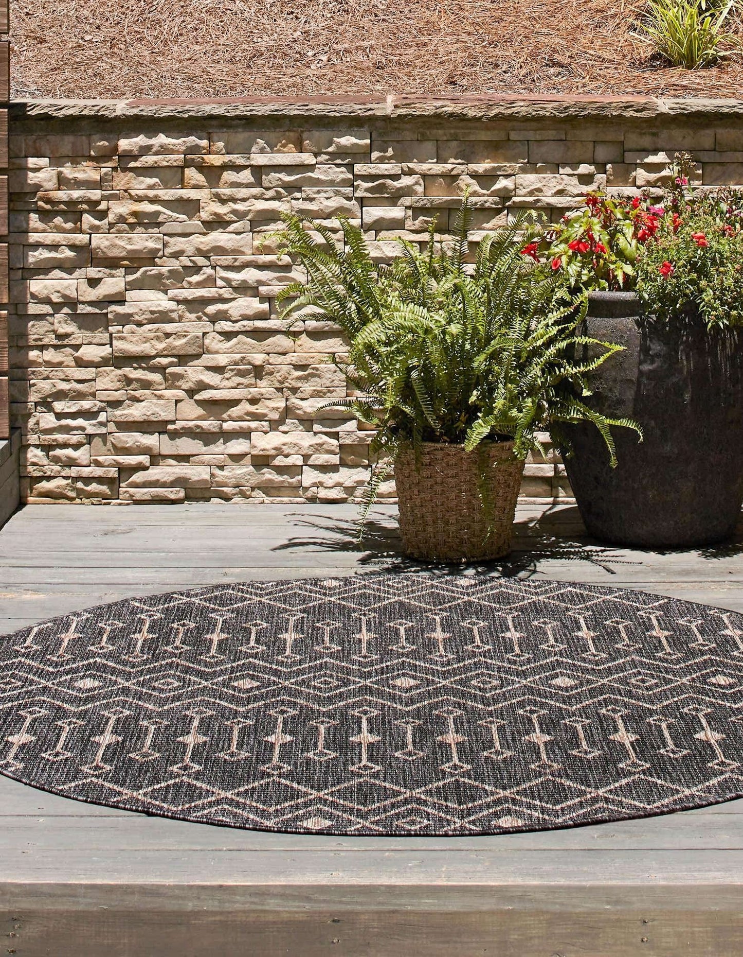 Unique Loom Outdoor Trellis Collection Area Rug - Tribal Trellis (10' 8" Round, Charcoal Gray/ Natural)